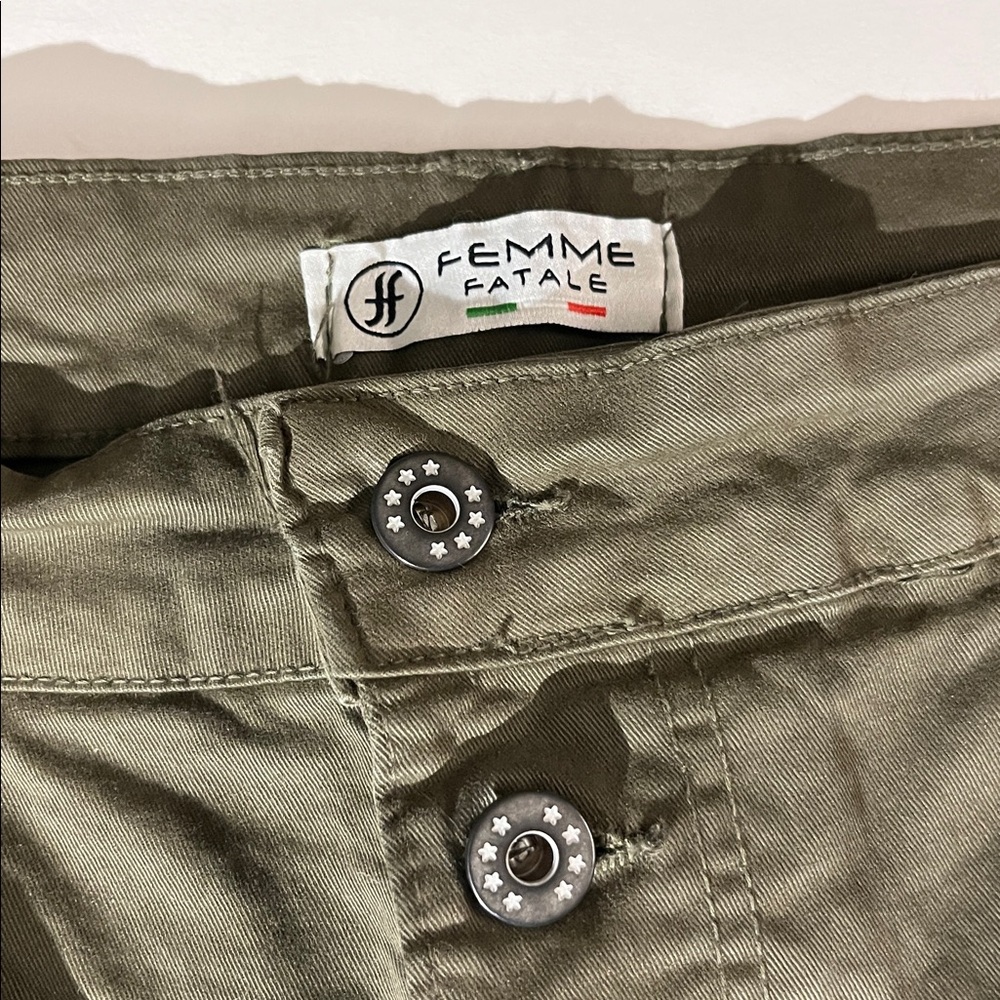 Femme Fatale Made in Italy set of 3 Pairs of Straight Leg pants sz Large Green - Picture 2 of 10